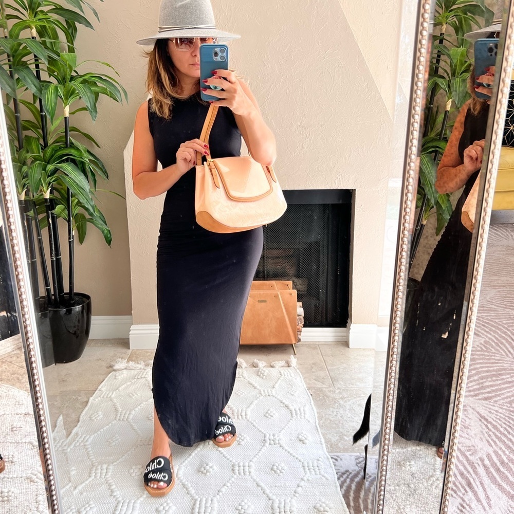 Authentic Louis Vuitton Vernis Biscayne Bay GM in excellent condition w/ addons